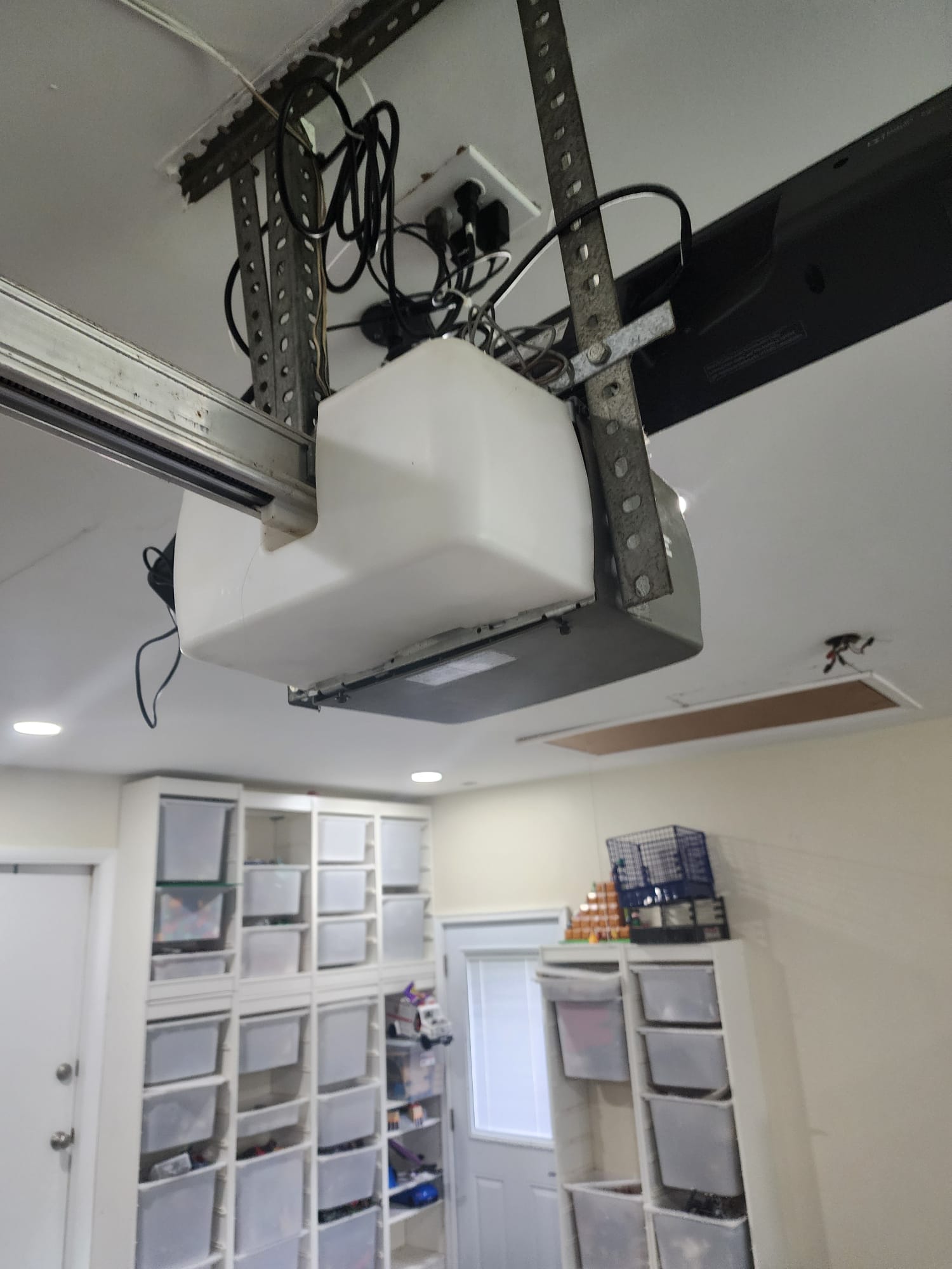 24/7 Garage Door Repair Services Near Arlington Heights IL